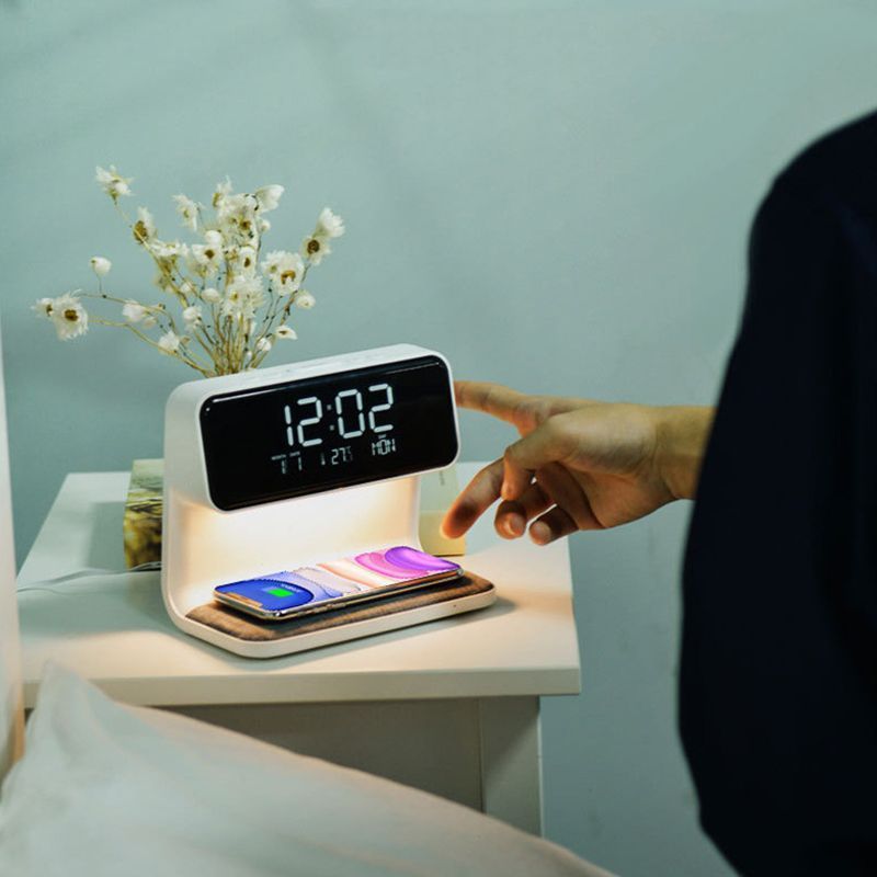 charging alarm clock1.jpg