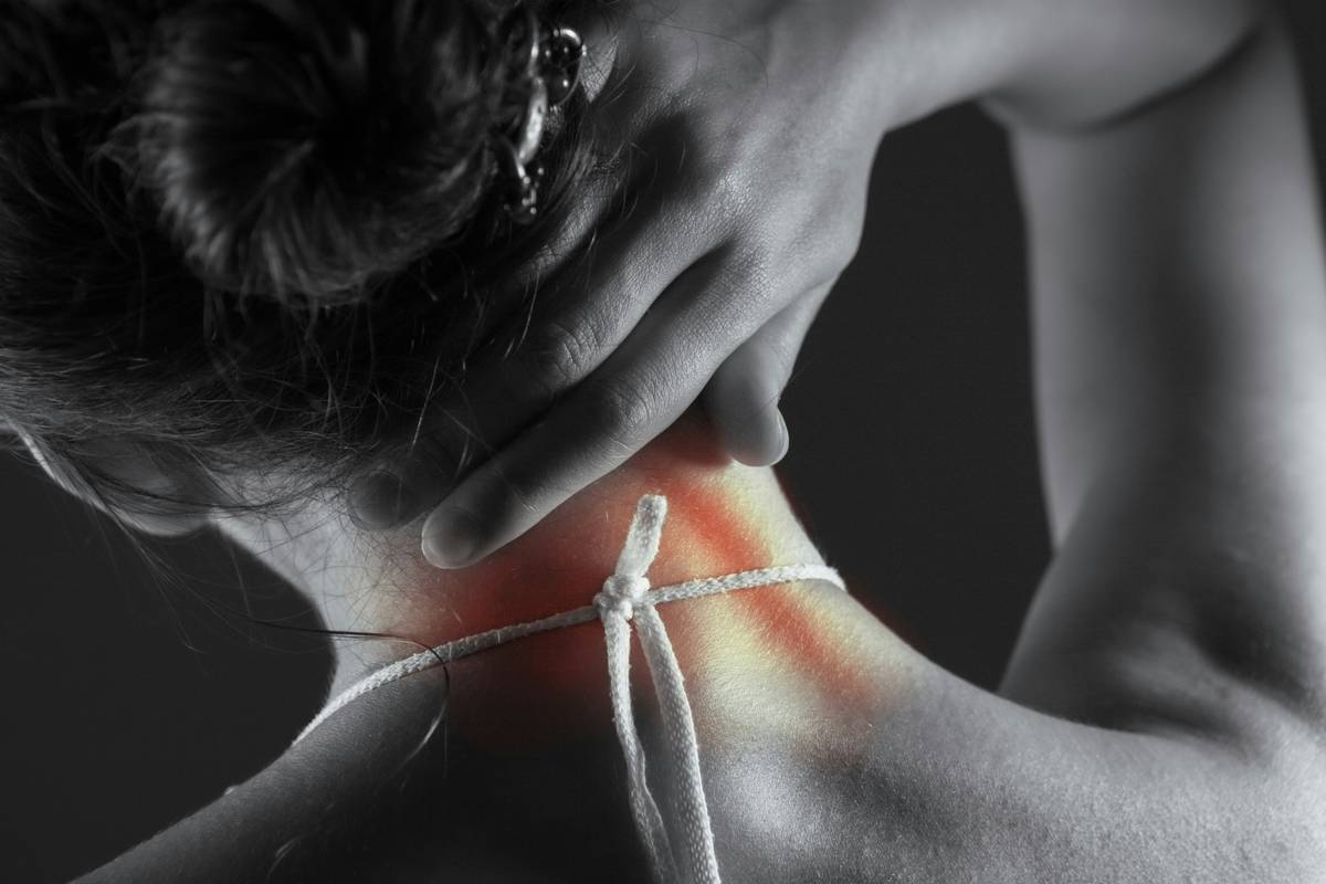 Infographic showing 5 NHS-recommended pain management tools: TENS unit, resistance band, foam roller, heat pack, lumbar roll—with usage icons and NHS access pathways